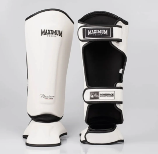 Caneleiras para proteção no Muay Thai